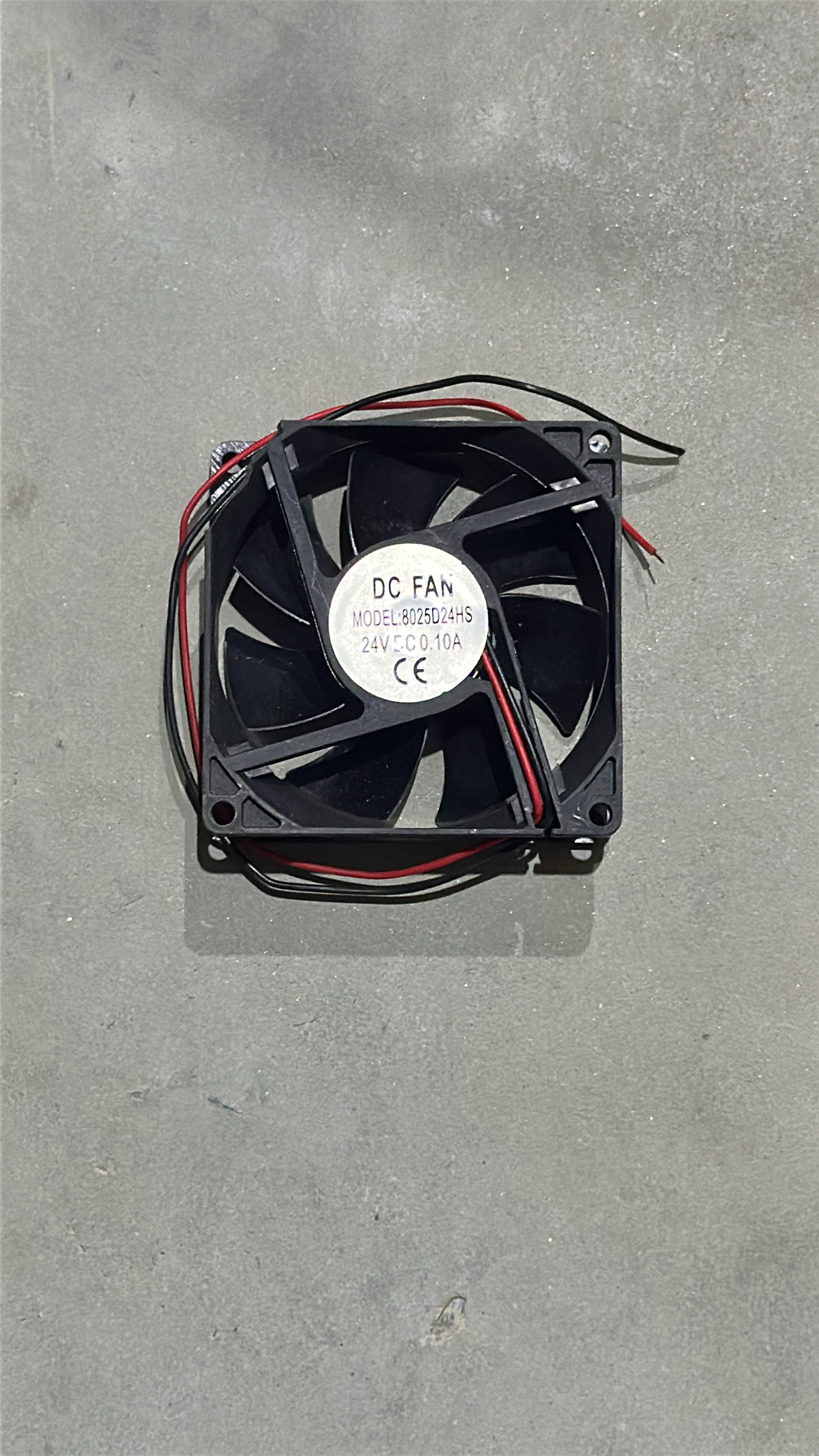 Ventilador 80X80X25MM 24VDC ( Apenas A Ponta Quebrada, Mas Funcionando Normalmente )